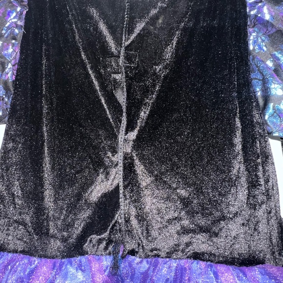 Enchanting Girls' Size Large Mal
Costume with Crown & Neck Collar - Picture 4 of 5